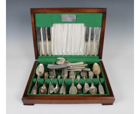 A harlequin set of Imperial Russian silver 84 flatware, possibly mostly assayed by Anotoly Apollonovich Artsybashev, fiddle p