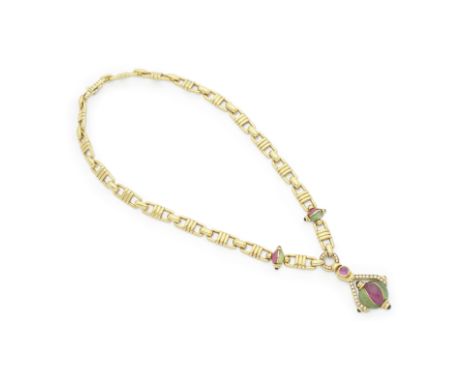 COLLIER OR ET DIAMANTSComposé d'une chaine à maillons rectangulaires articulés, terminé par un motif serti de diamants de tai