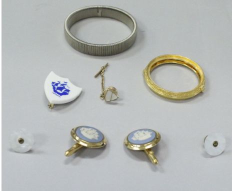 A box containing various collar studs, cufflinks etc to include a pair of Wedgwood Jasper ware cufflinks and a Blue Peter bad