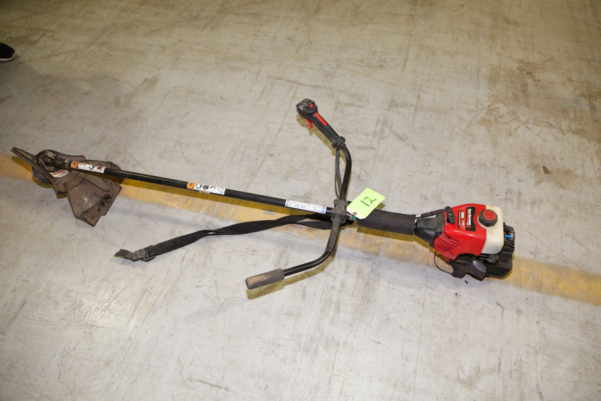 YARD MACHINE Y780 GAS TRIMMER