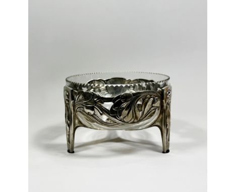Silberschale mit Putten, Jugendstil, um 1900, Entwurf: Adolf Amberg, 800er Silber, Deutschland: Halbmond und Krone, Glasschal