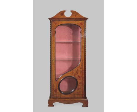 Vitrine, Frankreich, im Jugendstil, Anfang 20. Jhd., Florale Marqueterie, Maße: 77 x 187 x 40 cm, Guter, altersbedingter Zust