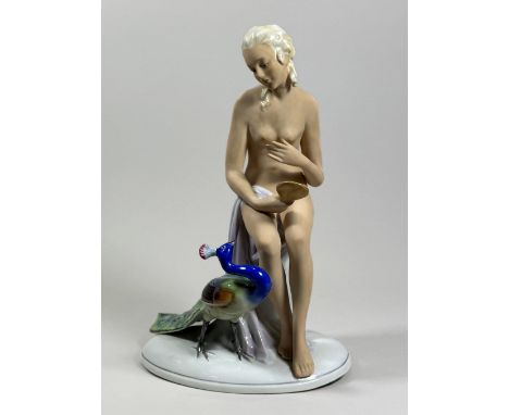Venus mit Pfau, wohl Fasold and Stauch, Bock-Wallendorf, um 1910, ungemarkt, Modellnummer: 17547, H.: 28,7 cm, B.: 19,5 cm. G