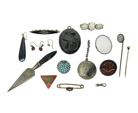 Victorian and later costume jewellery, including 'In Memory Of' mourning pendant, pair of stone set earrings, opal brooch, st