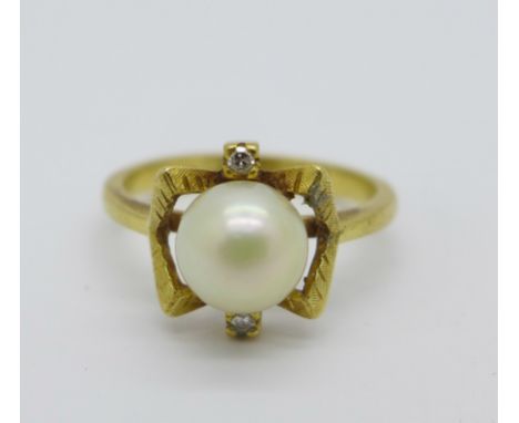 An 18ct gold, pearl and diamond ring, 3.5g, L