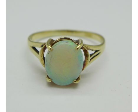 A 9ct gold and opal ring, 2.1g, Q, stone a/f