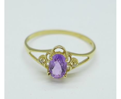 A 9ct gold, amethyst and small diamond ring, 0.9g, O