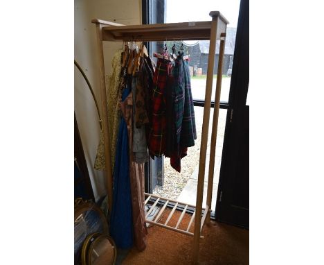 'Frank Hudson' light oak Wycombe open wardrobe