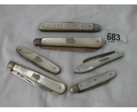 Six various silver bladed fruit knives      