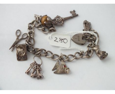 A silver charm bracelet, 33g       