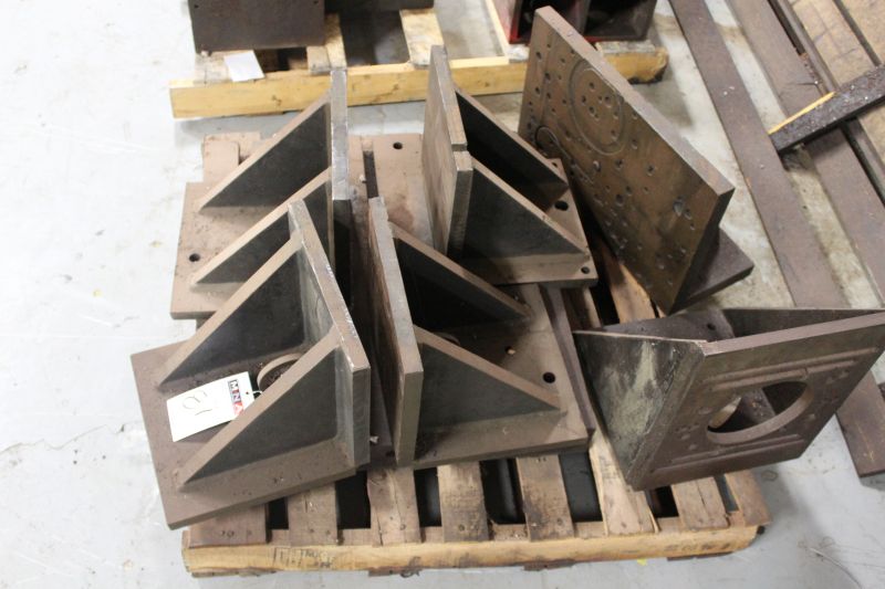 ASSORTED ANGLE BLOCKS