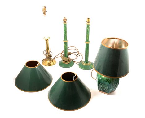 Brass candlestick table lamp base, complete with shade, 66cm; pair of green painted candlestick table lamps; and a Chinese le