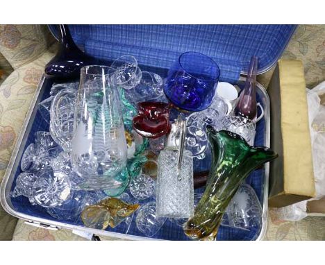 LOT OF MIXED GLASS AND CRYSTAL
in a vintage suitcase
