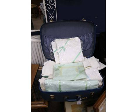 LOT OF MIXED LINEN
in a vintage suitcase