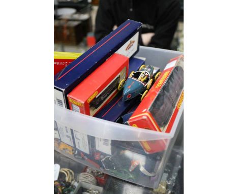 COLLECTION OF MODEL RAILWAY VEHICLES
including Hornby and Bachmann