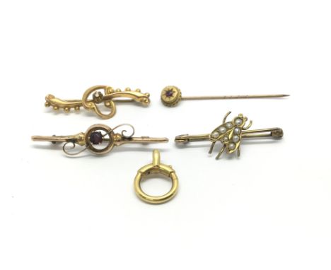 Three gold bar brooches, one in the form of an insect, a stick pin and a gold clip. Total weight approx 7.2 grams.