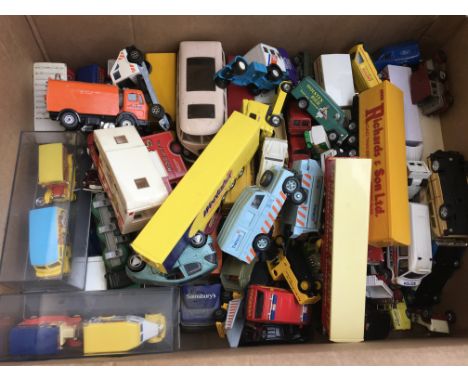 A large boxed of loose diecast vehicles including corgi, Lledo, Matchbox etc