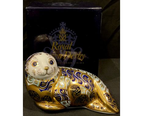 A Royal Crown Derby Harbour Seal paperweight, gold stopper, first quality, boxed, Limited Edition No.1558 of 4,500 