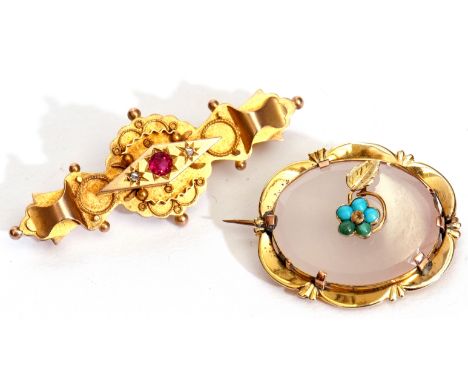 Mixed Lot: Edwardian 9ct gold Etruscan revival brooch centring a small ruby between two small diamonds, Chester 1907, togethe