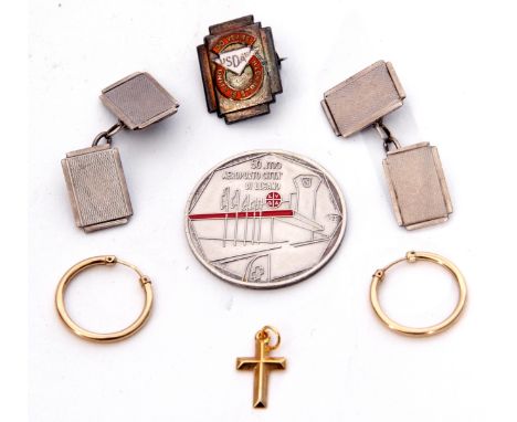 Mixed Lot: 9ct gold cross pendant, two yellow metal hoop earrings (1.0gms), pair of Art Deco engine turned cuff links with ch