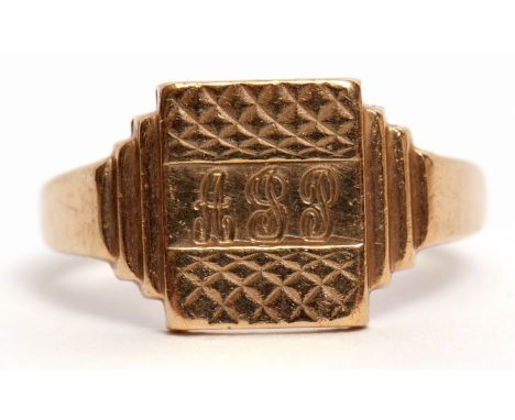 9ct gold gent's signet ring engraved with monogram within a textured shoulder descending box mount, hallmarked Birmingham 199