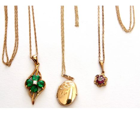 Mixed Lot: 9ct gold diamond and ruby cluster pendant suspended on a 9ct stamped trace chain, a 9ct gold and green gemtstone s