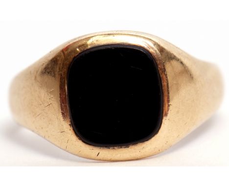 9ct gold gent's signet ring, the rectangular black onyx shaped panel framed in a plain polished mount, hallmarked Birmingham 