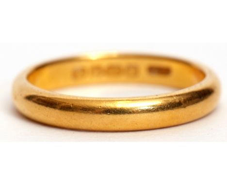 22ct gold plain polished wedding ring, hallmarked Birmingham 1936, 5.9gms, size R