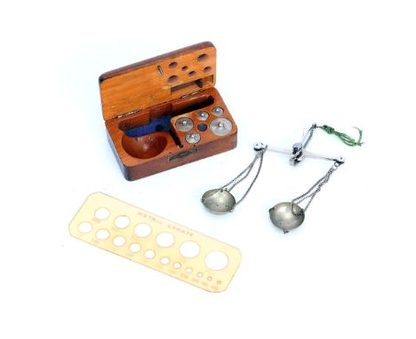 A Set of Diamond Scales, with 5 carat weights and forceps and diamond gauge