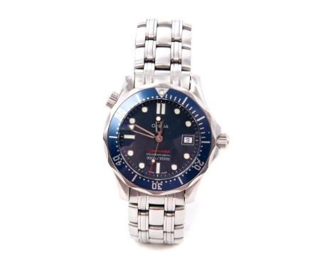 Gentlemen's Omega Seamaster Professional 300m / 1000ft wristwatch with Quartz movement, textured blue dial with luminous dot 