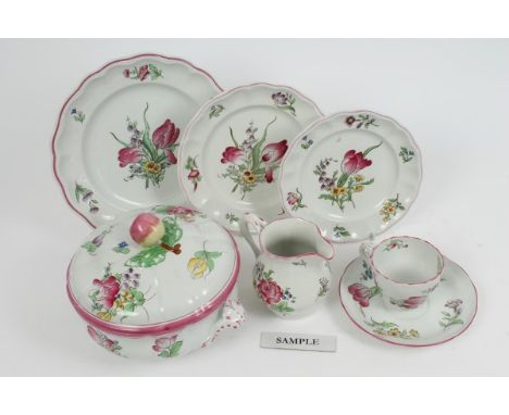 Extensive Copeland Spode 'Luneville' part dinner service, matched with a part service of modern Spode 'Marlborough Sprays', t