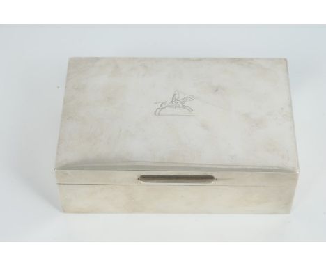 1960s rectangular silver cigarette box with engraved hunting figure upon a horse to lid (London 1965), 14cm x 9cm