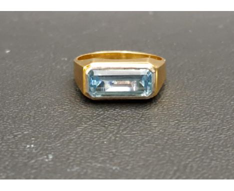 AQUAMARINE SINGLE STONE RINGthe rectangular step cut aquamarine approximately 2cts, on eighteen carat gold shank, ring size O