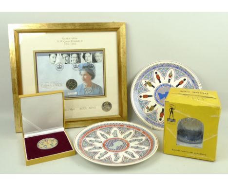 A collection of royal memorabilia comprising Royal Mint Royal Mail first day cover stamps, with two £5 coins, two Wedgwood Si