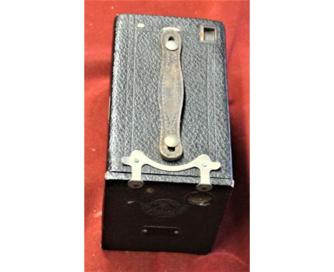 Camera-Box Brownie No.2 Black complete-in very good condition