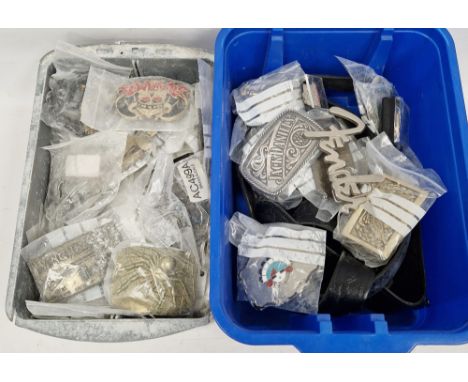 Quantity of belt buckles comprising Fender, Jack Daniels, Harley Davidson etc., together with a souvenir piece of the Berlin 