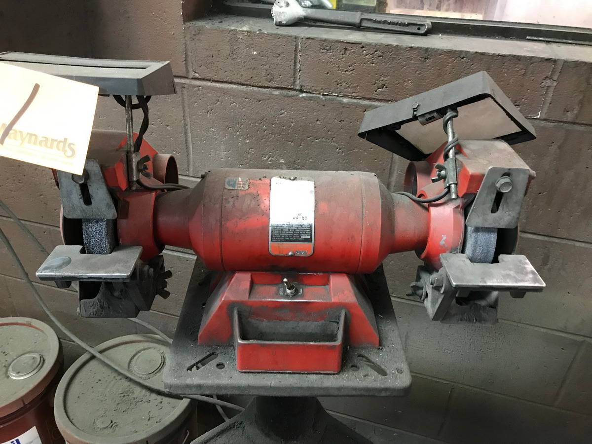 Milwaukee No. 4991 7'' Bench Grinder 115 V, 60 Hz, 4.0 Amps,3450 RPM. S