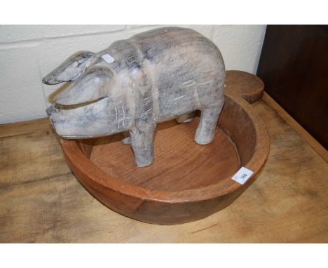 Mixed Lot: Wooden model pig together with a further circular wooden bowl