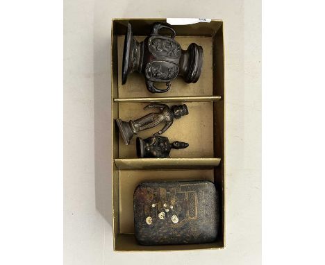 Mixed Lot: Small Oriental wares to include a miniature bronze vase, figures and a small pill box