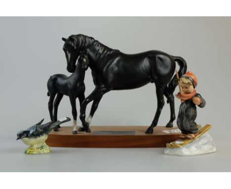 Beswick connoissuer Black beauty & foal, Grey wagtail 1041A and Goebel Hummel figure of boy skier  (3)