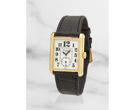Patek Philippe. A fine rectangular 18K gold manual wind wristwatchPatek Philippe. Belle montre bracelet rectangulaire en or j