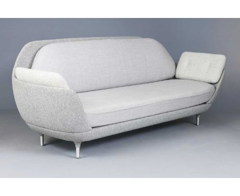 FRITZ HANSEN Sofa "Favn JH3" Entwurf JAMES HAYON, 3-sitzer, allseitig gepolsterter Korpus mit dreierlei grauem Stoffbezug (Ba