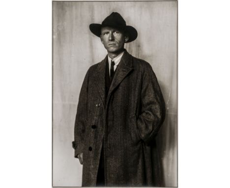 Sander, August. Der Dadaist Raoul Hausmann, Berlin (1928/30)/ Maler (Otto Dix), (1924). 2 Original-Photographien. Silbergelat