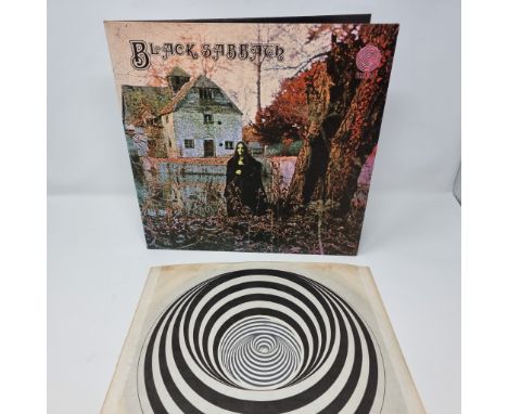Black Sabbath First album Vertigo Swirl Gatefold sleeve + Swirl inner  Very rare vinyl album