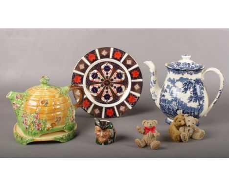 A group of assorted ceramic's. Royal Crown Derby Old Imari plate, Royal Worcester 'Avon Scenes' coffee pot, Royal Winton Bee 