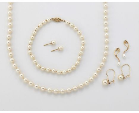 A GROUP OF CULTURED PEARL JEWELLERY, including A CULTURED PEARL NECKLACE AND BRACELET SET, with pierced lozenge clasps marked