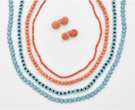 A PAIR OF CORAL DOUBLE CUFFLINKS, round button coral connected by long bar links, heads 1.2cm diameter, 7.3 grams; TWO CORAL 