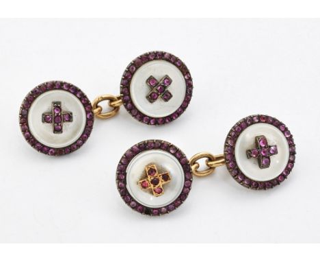 A PAIR OF RED STONE AND MOTHER-OF-PEARL DOUBLE CUFFLINKS, of chain-linked button motifs, Continental assay marks. Heads 1.2cm