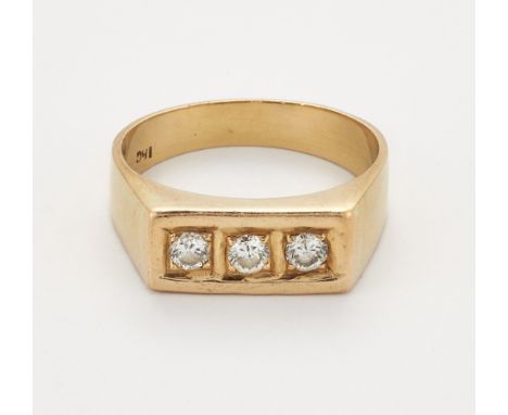 A DIAMOND THREE STONE RING, round brilliant-cut diamonds in a bar setting, to a tapering shank, total estimated diamond weigh