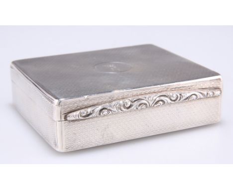 A FINE VICTORIAN SILVER TABLE SNUFF BOX, maker's mark indistinct, London 1845, retailed by T. Briggs, 27 Piccadilly, engine-t